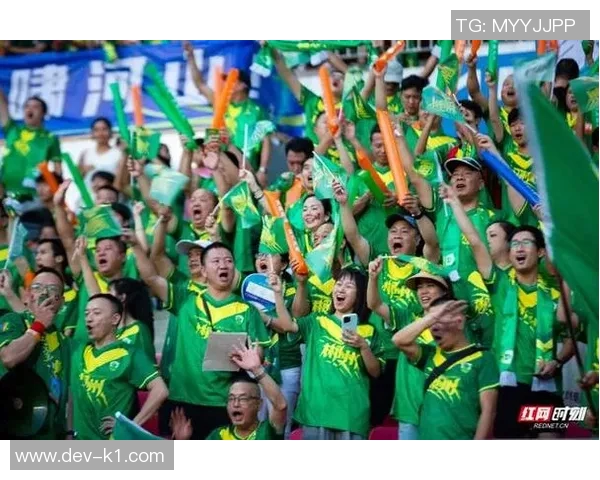 足球超级联赛新赛季揭幕战精彩纷呈球迷热情高涨期待巅峰对决